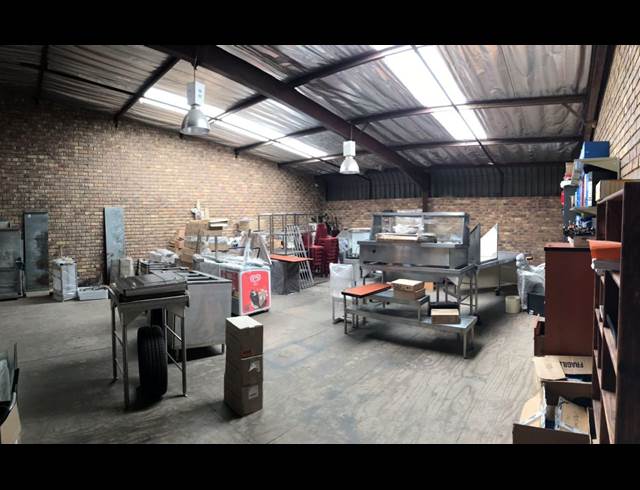 340M² WAREHOUSE RENTED IN LASER PARK