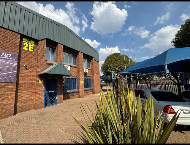 714M² WAREHOUSE TO LET IN JET PARK