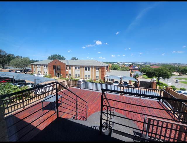 261M² OFFICE TO LET IN HALFWAY HOUSE