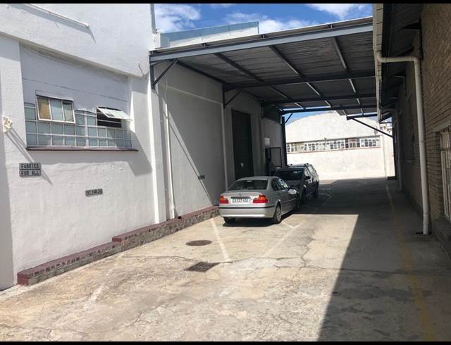 300M² WAREHOUSE RENTED IN NDABENI