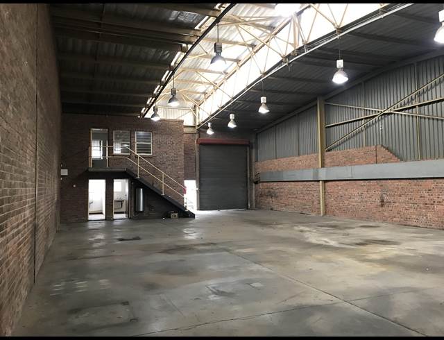 343M² WAREHOUSE TO LET IN STRIJDOMPARK