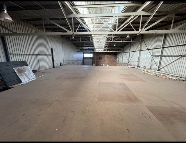 850M² WAREHOUSE TO LET IN STORMILL