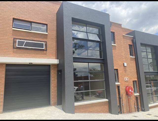 116M² MINI FACTORY TO LET IN HALFWAY HOUSE
