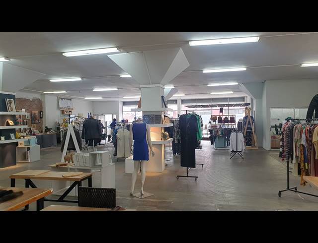 800M² SHOWROOM TO LET IN WOODSTOCK