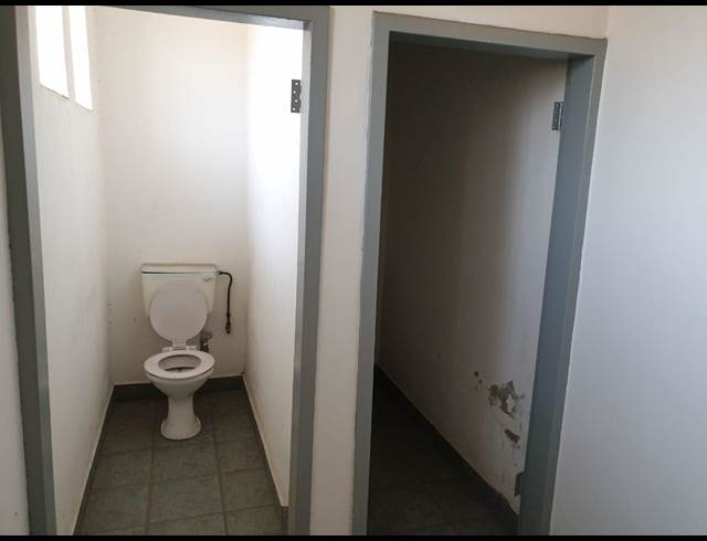 75M² OFFICE TO LET IN ELECTRON