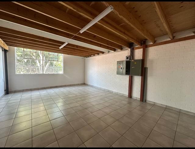 229M² WAREHOUSE TO LET IN HALFWAY HOUSE