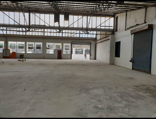 950M² WAREHOUSE RENTED IN TULISA PARK