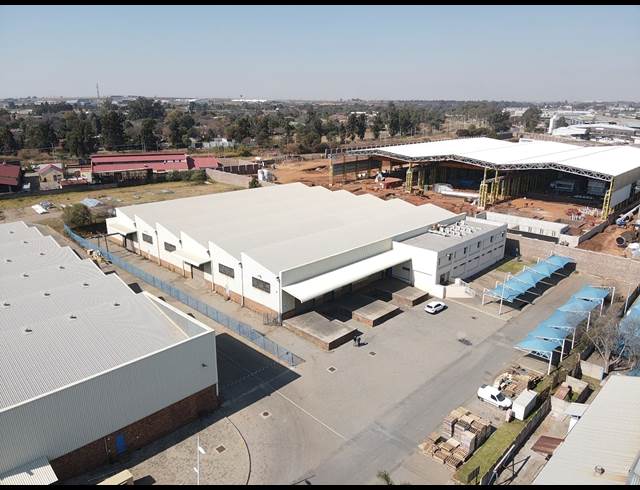 1,166M² WAREHOUSE TO LET IN OLIFANTSFONTEIN