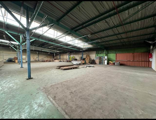 3,563M² WAREHOUSE TO LET IN INDUSTRIA WEST