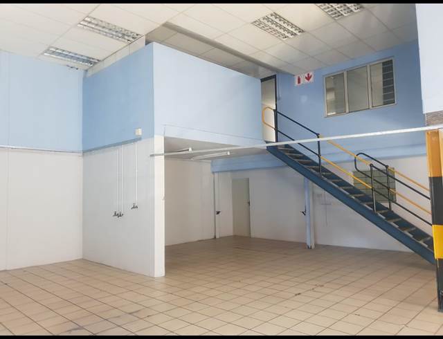 368M² WAREHOUSE TO LET IN JACOBS