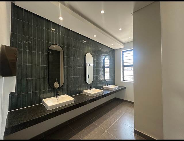 198M² BUILDING TO LET IN MAITLAND