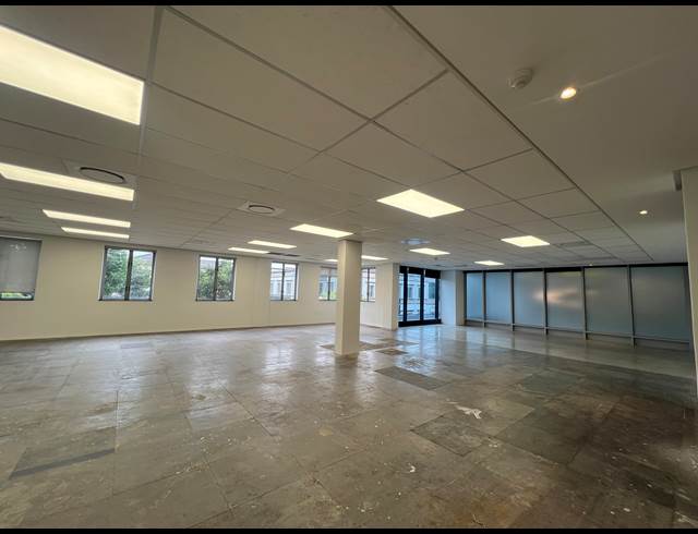 302M² OFFICE TO LET IN SANDHURST