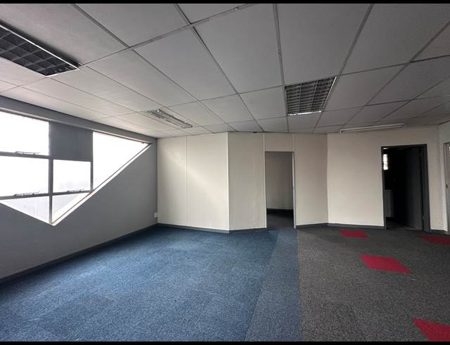 132.30M² OFFICE TO LET IN HIGHVELD BUSINESS PARK