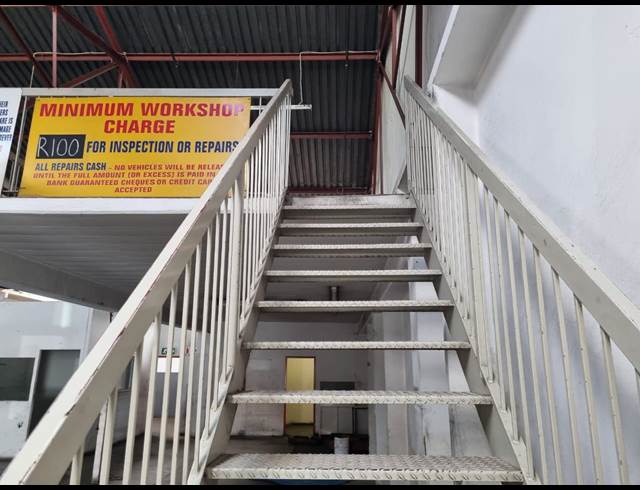 272M² WAREHOUSE TO LET IN STEELEDALE