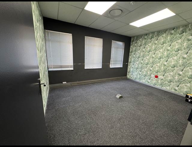 476M² OFFICE TO LET IN WYNBERG