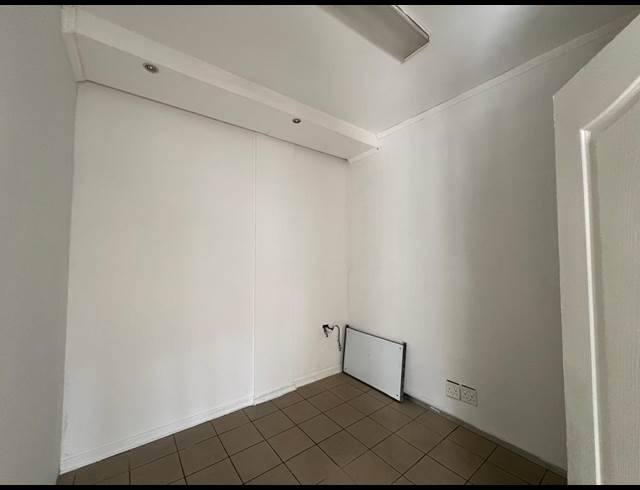 72M² RETAIL TO LET IN HOUT BAY CENTRAL