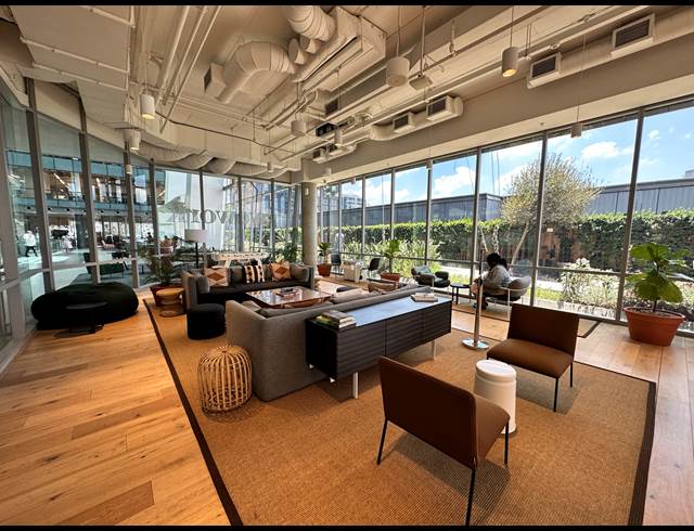 12M² SERVICED OFFICE TO LET IN ROSEBANK