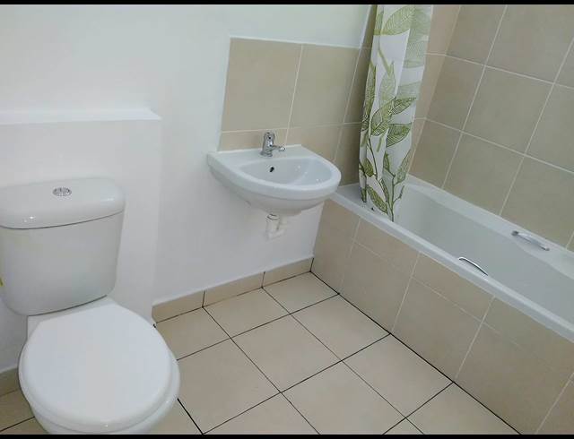 2 bed property to rent in SCHOTSCHE KLOOF