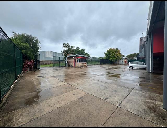 2,609.30M² WAREHOUSE TO LET IN MOUNT EDGECOMBE