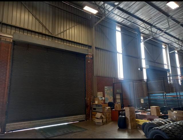 3,893M² WAREHOUSE TO LET IN POMONA