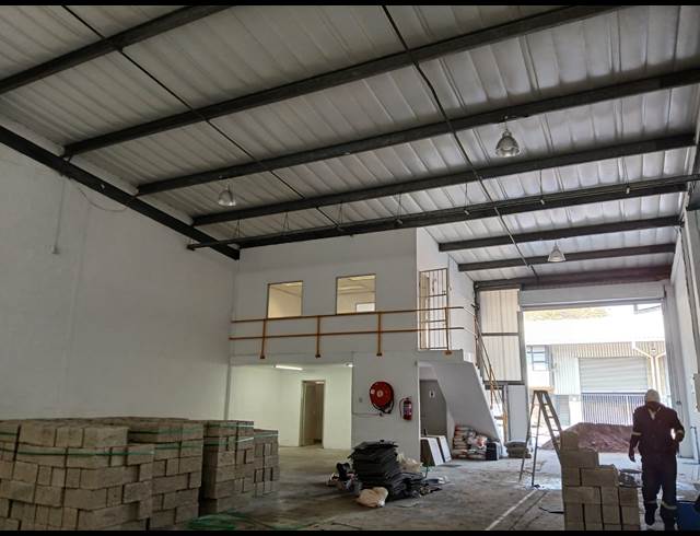 296M² WAREHOUSE TO LET IN RED HILL