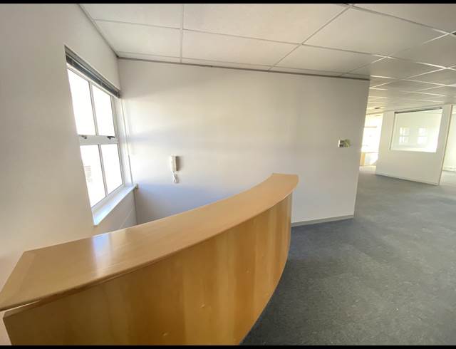 137M² OFFICE TO LET IN STEENBERG
