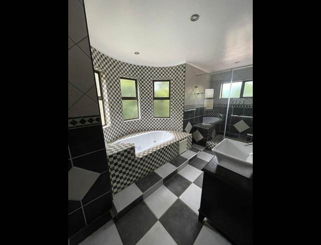 1 BEDROOM PROPERTY TO RENT IN MORELETAPARK