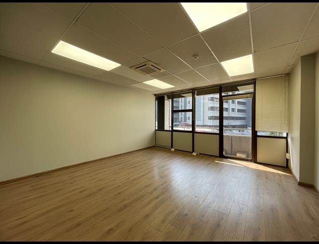 712M² OFFICE TO LET IN SANDTON CENTRAL