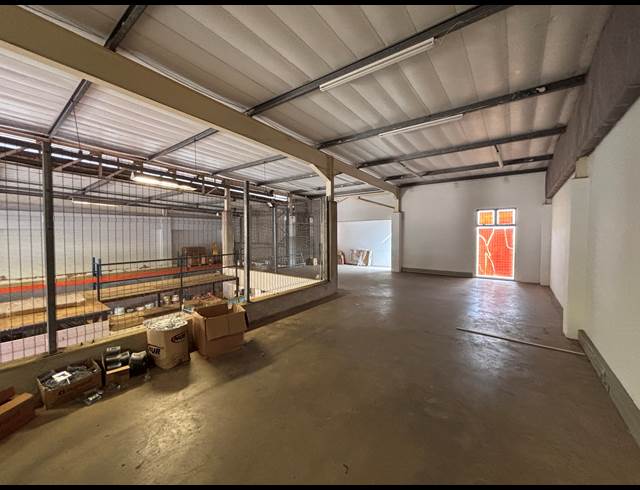 494M² WAREHOUSE TO LET IN UMHLANGA RIDGE