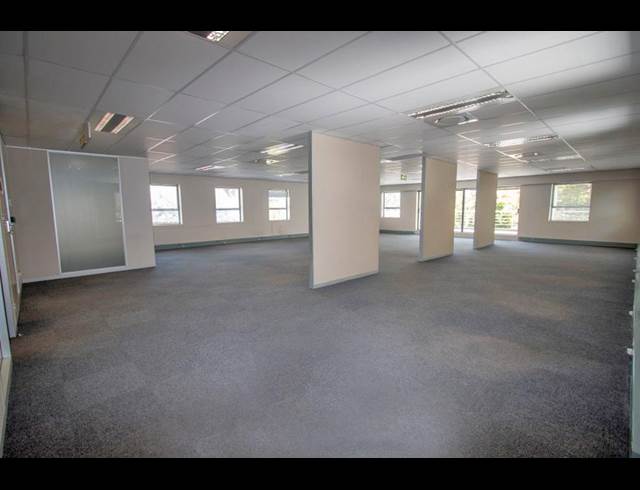 520M² OFFICE TO LET IN WOODMEAD