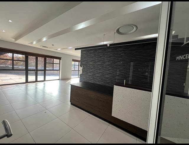 1,225M² OFFICE TO LET IN ILLOVO