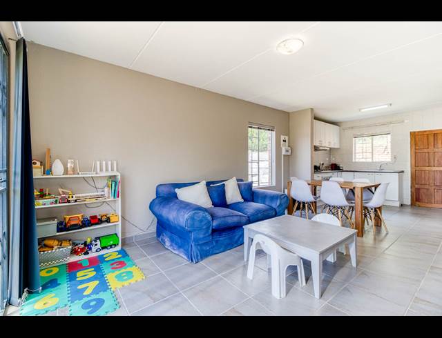 2 BEDROOM DUPLEX RENTED IN NORTH RIDING