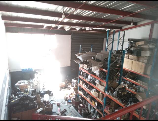 192M² FACTORY TO LET IN JET PARK
