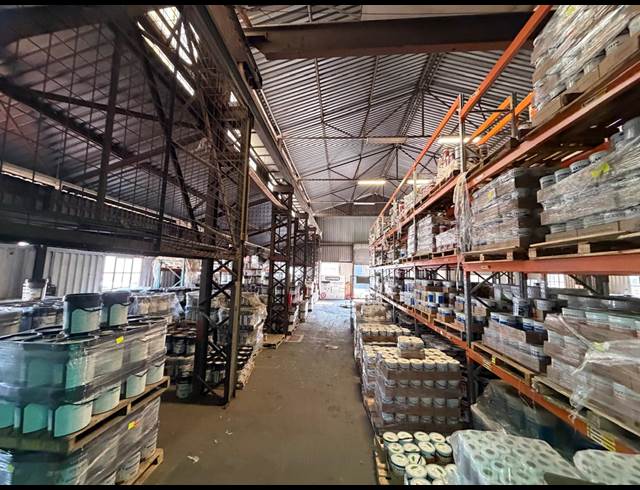 2,100M² WAREHOUSE TO LET IN INDUSTRIA WEST