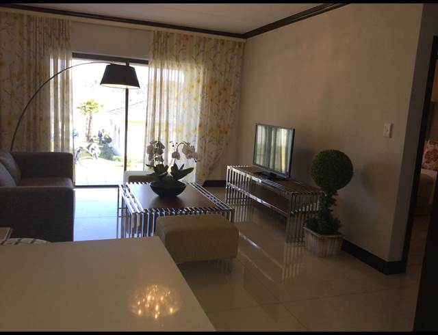 2 bed property to rent in MAROELADAL