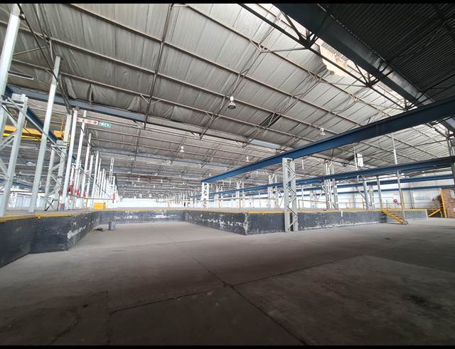 14,000M² WAREHOUSE TO LET IN ELANDSFONTEIN