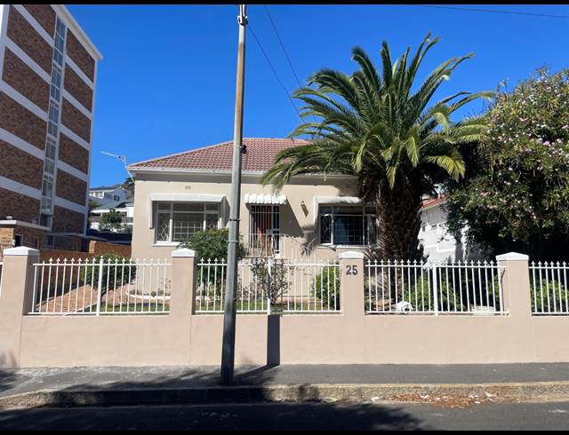 220M² BUILDING TO LET IN SEA POINT