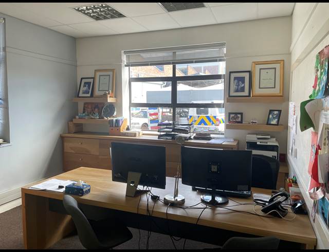 180M² OFFICE TO LET IN NDABENI
