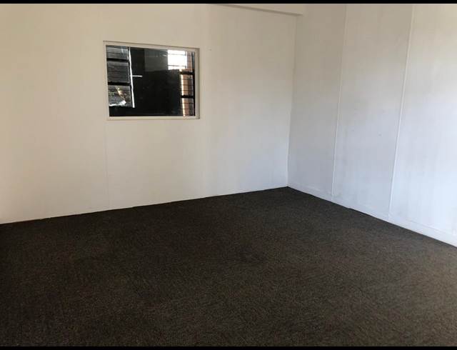 202M² WAREHOUSE TO LET IN ROBERTVILLE