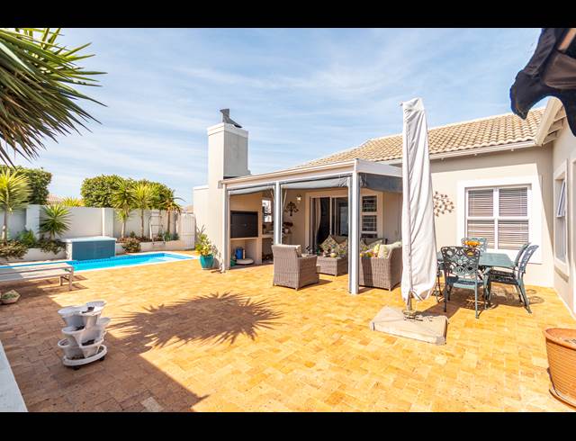 3 BEDROOM FREESTANDING TO LET IN SUNNINGDALE