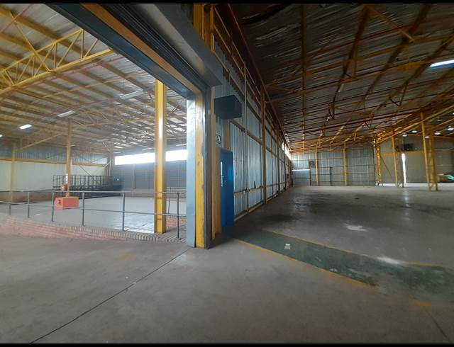 5,710M² WAREHOUSE TO LET IN ROSSLYN