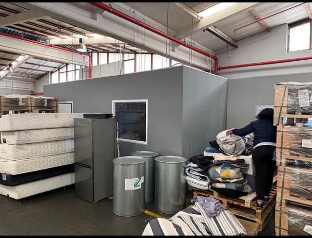 3,284M² WAREHOUSE TO LET IN NEW GERMANY