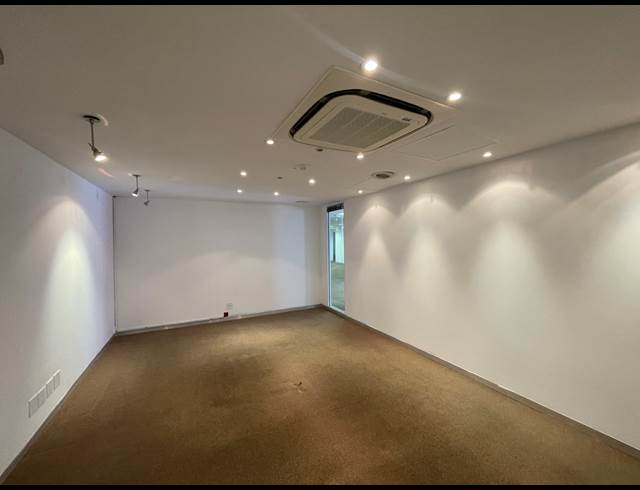 977M² OFFICE TO LET IN WATERFRONT