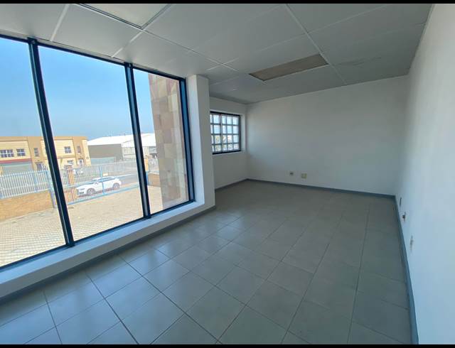 1,250M² WAREHOUSE TO LET IN KILLARNEY GARDENS