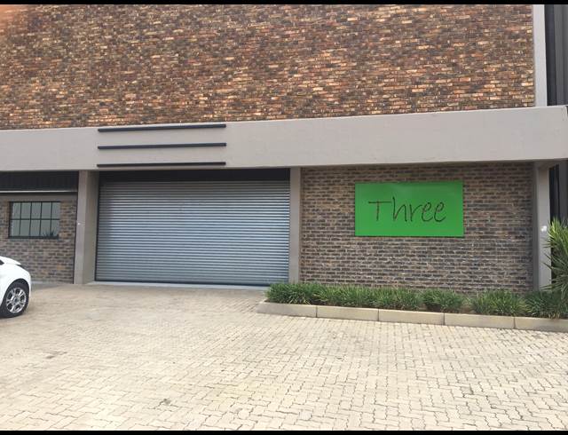 366M² WAREHOUSE TO LET IN SILVERTONDALE