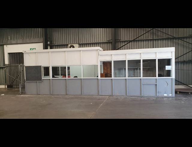 1,350M² WAREHOUSE TO LET IN WOODBROOK