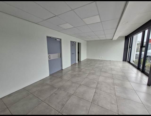 518M² WAREHOUSE TO LET IN STIKLAND INDUSTRIAL