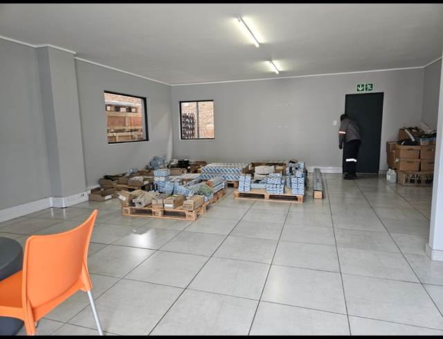 343M² WAREHOUSE TO LET IN BARTLETT