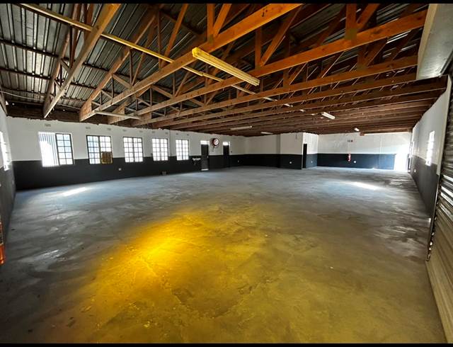 242M² WAREHOUSE TO LET IN WYNBERG