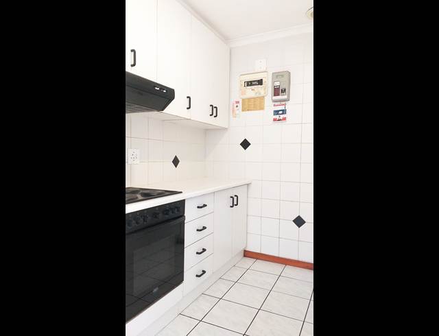 2 bed property to rent in KENILWORTH